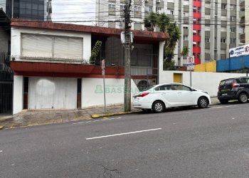 Casa Comercial com 380m², 3 vagas, no bairro São Pelegrino em Caxias do Sul para Alugar