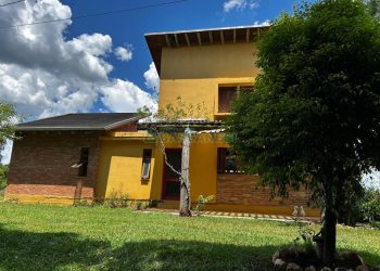 Chácara com 1600m², 3 dormitórios, no bairro 3 Legua em Caxias do Sul para Comprar