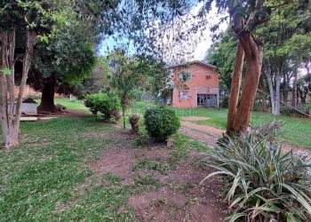 Casa com 306m², 3 dormitórios, 1 vaga, no bairro Pedancino em Caxias do Sul para Comprar
