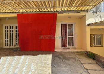 Casa com 82m², 2 dormitórios, 1 vaga, no bairro Desvio Rizzo em Caxias do Sul para Alugar