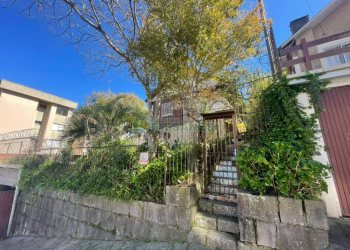 Casa com 250m², 4 dormitórios, 2 vagas, no bairro Cristo Redentor em Caxias do Sul para Comprar