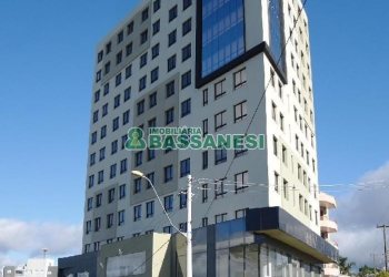 Kitinete com 47m², 1 vaga, no bairro Rio Branco em Caxias do Sul para Comprar