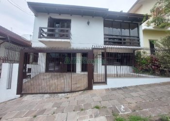 Casa com 160m², 3 dormitórios, 1 vaga, no bairro Rio Branco em Caxias do Sul para Alugar