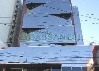 Sala com 60m², no bairro Centro em Caxias do Sul para Alugar