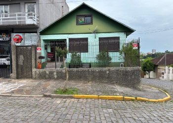 Casa com 270m², 3 dormitórios, 4 vagas, no bairro Nossa Senhora de Lourdes em Caxias do Sul para Alugar