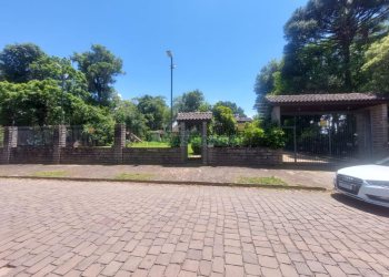 Casa com 350m², 5 dormitórios, 2 vagas, no bairro São Virgílio em Caxias do Sul para Alugar ou Comprar