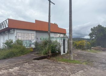 Pavilhão com 1100m², no bairro Ana Rech em Caxias do Sul para Comprar