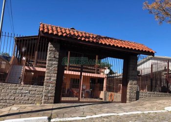 Casa com 110m², 4 dormitórios, no bairro Santa Corona em Caxias do Sul para Comprar