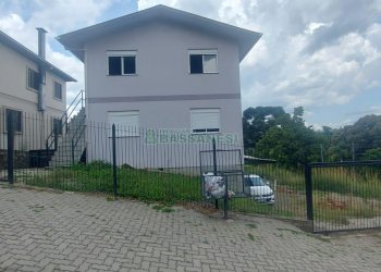 Casa com 70m², 3 dormitórios, 1 vaga, no bairro São Caetano em Caxias do Sul para Alugar