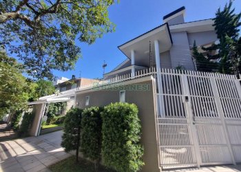 Casa com 393m², 3 dormitórios, 4 vagas, no bairro Cinqüentenário em Caxias do Sul para Alugar ou Comprar