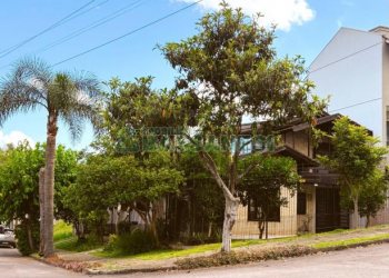 Casa com 215m², 3 dormitórios, 4 vagas, no bairro Santa Lúcia em Caxias do Sul para Comprar