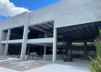 Pavilhão com 990m², no bairro Jardim América em Caxias do Sul para Alugar
