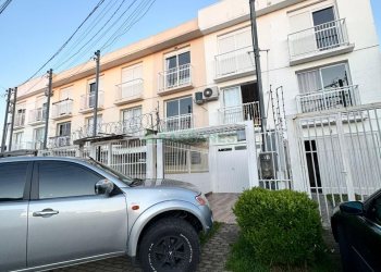 Sobrado com 75m², 2 dormitórios, 1 vaga, no bairro Nossa Senhora do Rosário em Caxias do Sul para Comprar