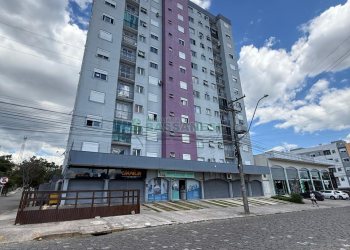 Apto Mobiliado com 67m², 2 dormitórios, 1 vaga, no bairro Parque Oasis em Caxias do Sul para Alugar