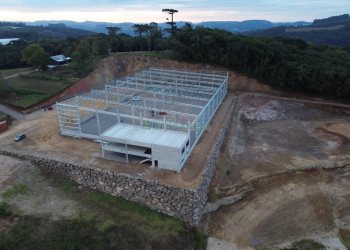 Pavilhão com 4500m², no bairro Linha 40 em Caxias do Sul para Alugar