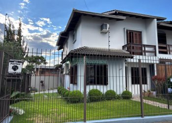 Casa com 180m², 3 dormitórios, 3 vagas, no bairro Vila Verde em Caxias do Sul para Alugar