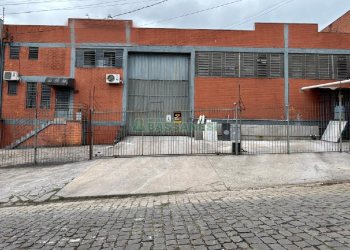 Pavilhão com 582m², no bairro Fatima em Caxias do Sul para Alugar