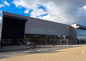 Pavilhão com 1120m², no bairro Jardim das Hortências em Caxias do Sul para Alugar