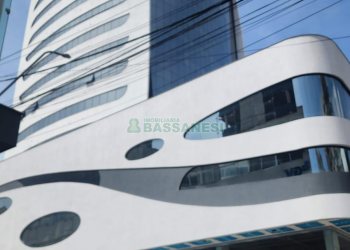 Kitinete com 40m², 1 dormitório, no bairro São Pelegrino em Caxias do Sul para Comprar