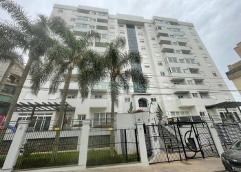 Apartamento com 65m², 2 dormitórios, 2 vagas, no bairro Pio X em Caxias do Sul para Comprar