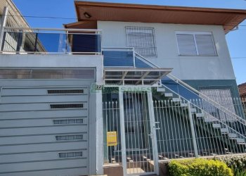 Casa com 368m², 6 dormitórios, no bairro São Leopoldo em Caxias do Sul para Comprar