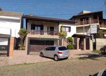 Casa com 314m², 3 dormitórios, 2 vagas, no bairro São Virgílio em Caxias do Sul para Comprar