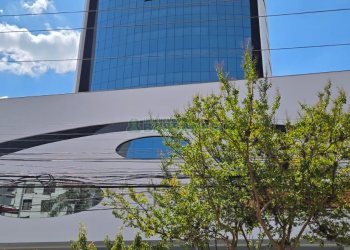 Kitinete com 106m², 1 dormitório, no bairro São Pelegrino em Caxias do Sul para Comprar