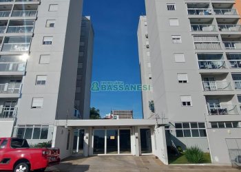 Apartamento com 55m², 2 dormitórios, 1 vaga, no bairro Vinhedos em Caxias do Sul para Alugar