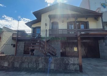 Casa Comercial com 280m², 3 dormitórios, 2 vagas, no bairro Cinqüentenário em Caxias do Sul para Alugar