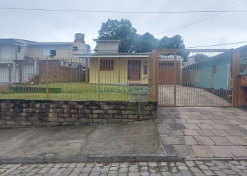 Casa com 78m², 2 dormitórios, 1 vaga, no bairro Charqueadas em Caxias do Sul para Alugar