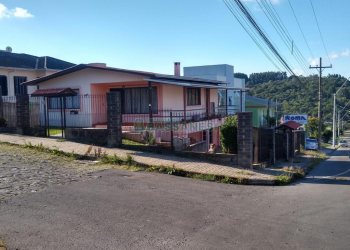 Casa com 160m², 3 dormitórios, 1 vaga, no bairro Jardim Eldorado em Caxias do Sul para Comprar