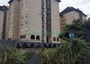 Apartamento com 62m², 2 dormitórios, 2 vagas, no bairro Universitário em Caxias do Sul para Comprar