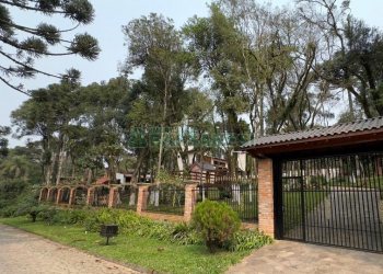 Casa com 100m², 2 dormitórios, 2 vagas, no bairro Ana Rech em Caxias do Sul para Alugar