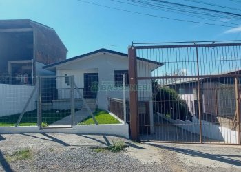 Casa com 263m², 3 dormitórios, 2 vagas, no bairro Charqueadas em Caxias do Sul para Alugar