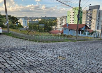 Terreno com 768m², no bairro Diamantino em Caxias do Sul para Comprar
