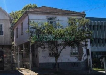 Casa com 148m², 3 dormitórios, 1 vaga, no bairro Rio Branco em Caxias do Sul para Comprar