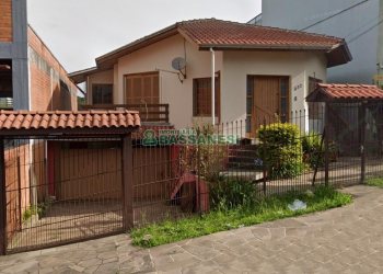 Casa com 208m², 5 dormitórios, 3 vagas, no bairro Santa Catarina em Caxias do Sul para Comprar