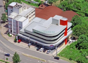 Predio com 2500m², 23 vagas, no bairro Lourdes em Caxias do Sul para Alugar