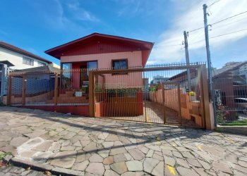 Casa com 56m², 2 dormitórios, 1 vaga, no bairro Rio Branco em Caxias do Sul para Alugar