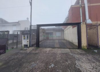 Sobrado com 60m², 2 dormitórios, 4 vagas, no bairro Desvio Rizzo em Caxias do Sul para Alugar