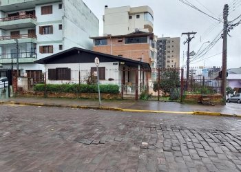 Casa com 100m², 3 dormitórios, 1 vaga, no bairro Madureira em Caxias do Sul para Alugar