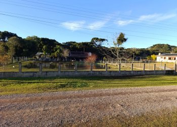 Chácara com 120m², 3 dormitórios, 1 vaga, no bairro Vila Seca em Caxias do Sul para Comprar