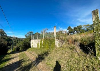 Terreno com 1000m², no bairro Monte Bérico em Caxias do Sul para Comprar