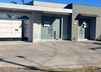 Casa com 144m², 2 dormitórios, 2 vagas, no bairro São Luiz em Caxias do Sul para Comprar