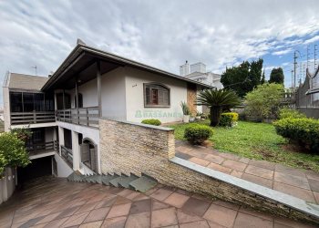 Casa com 250m², 3 dormitórios, 2 vagas, no bairro Cinqüentenário em Caxias do Sul para Alugar