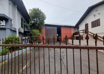 Pavilhão com 800m², no bairro Desvio Rizzo em Caxias do Sul para Alugar