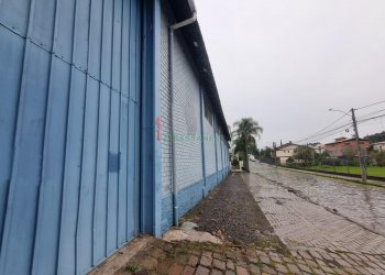 Pavilhão com 570m², no bairro Desvio Rizzo em Caxias do Sul para Alugar