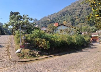 Terreno com 348m², no bairro Galópolis em Caxias do Sul para Comprar