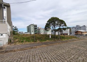Terreno com 360m², no bairro São Luiz em Caxias do Sul para Comprar