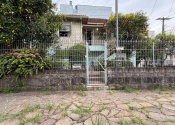 Casa com 110m², 3 dormitórios, no bairro Pio X em Caxias do Sul para Alugar